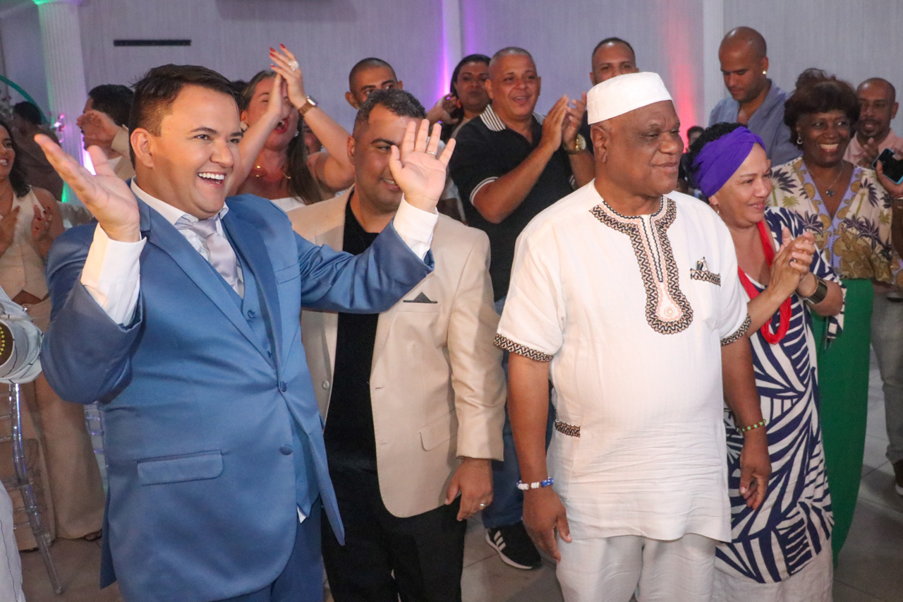 Luam Nougué celebra aniversário com roda de samba e shows musicais ao lado de amigos e famosos.