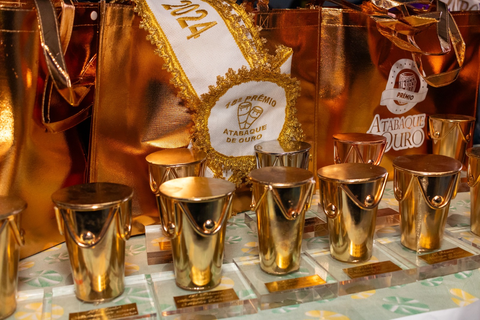 Prêmio Atabaque de Ouro homenageia Bira Presidente e Cacique de Ramos em sua 19ª edição.