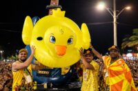 Bloco dos Patinhos cresce, vira megabloco e atrai foliões de todo o Brasil.